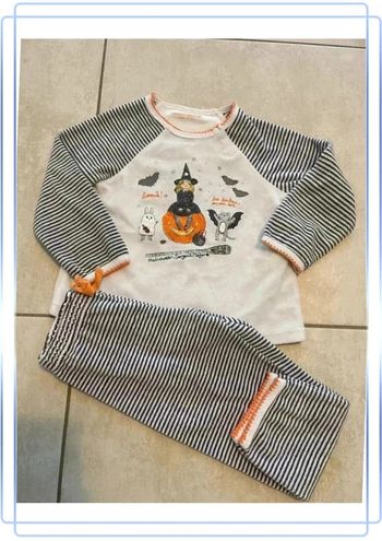 Très beau pyjama velours 2 ans sergent Major