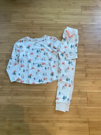 6 ans - Pyjama 2 pièces - coton doux thème du ski - comme neuf