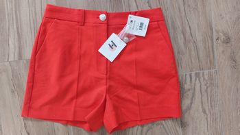 Short neuf naf naf taille 40 rouge