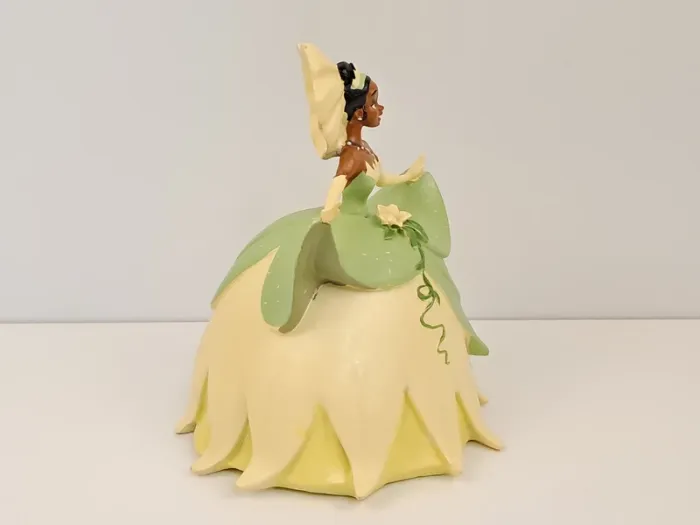 Figurine de Tiana dans La Princesse et La Grenouille de Walt Disney - photo numéro 5