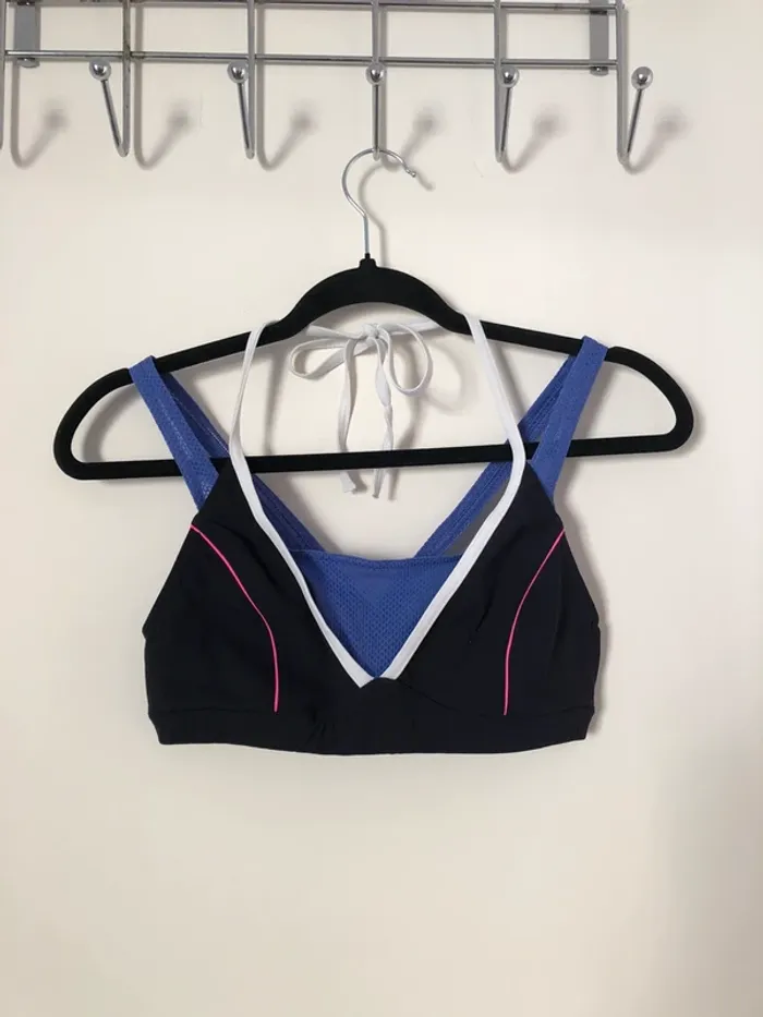 Haut de maillot de bain noir blanc et violet Nabaiji Decathlon taille M/L