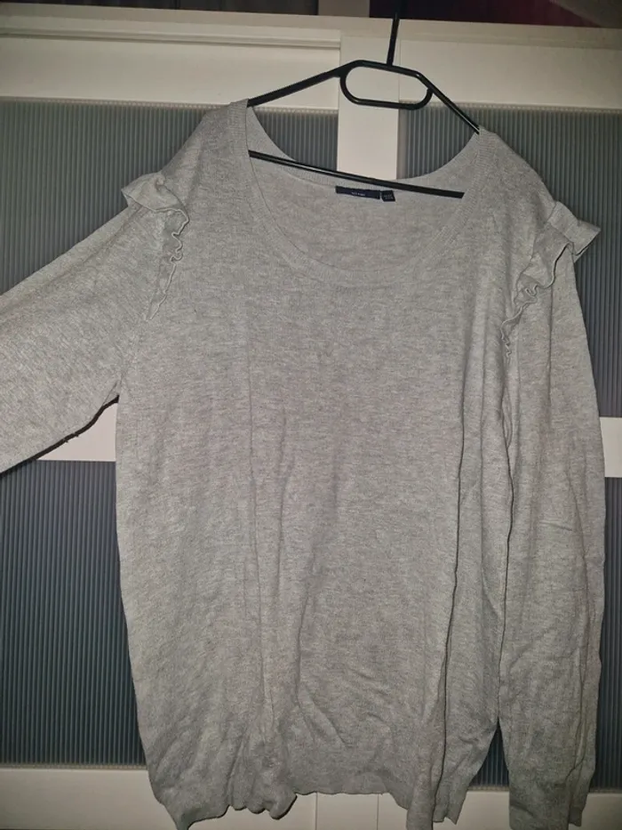 Pull gris