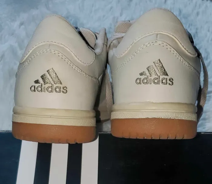 baskets Adidas crème pointure 38 - photo numéro 4