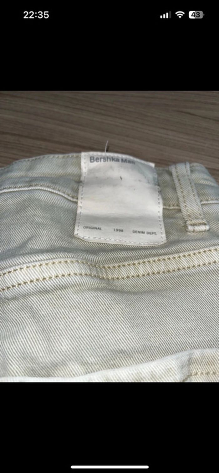 Jean troué bershka - photo numéro 4