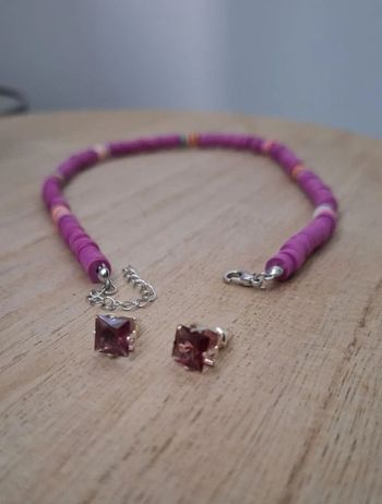 Collier et 1 paire de boucles d'oreilles neuf