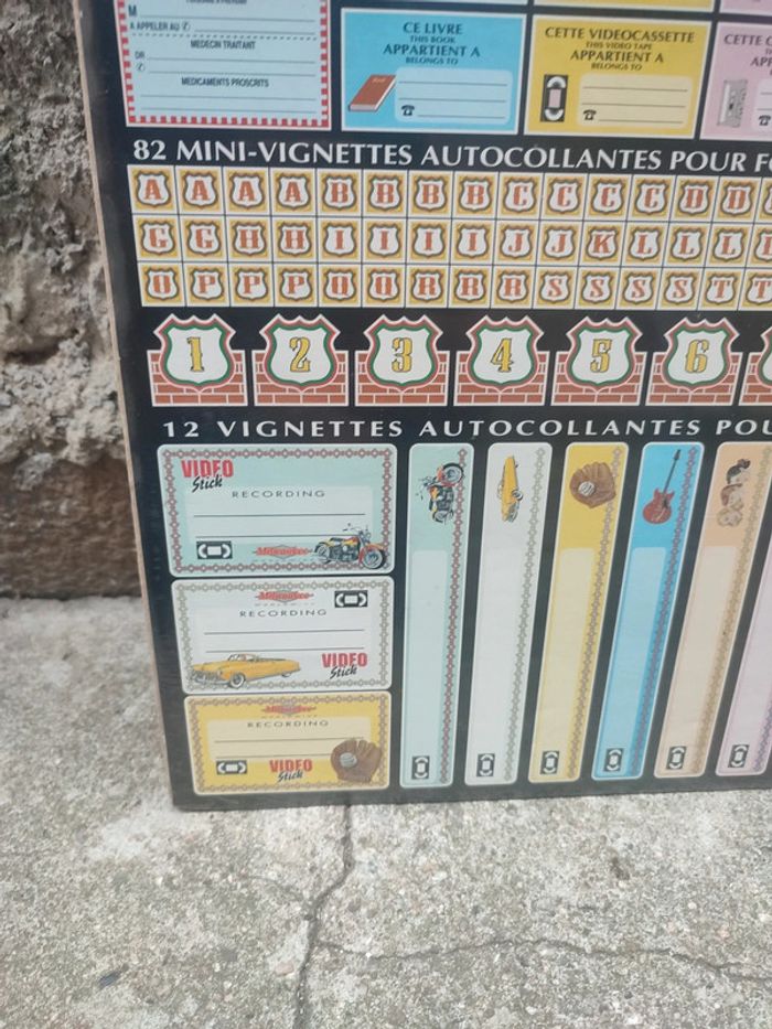 135 étiquettes scolaires adhesives - photo numéro 4
