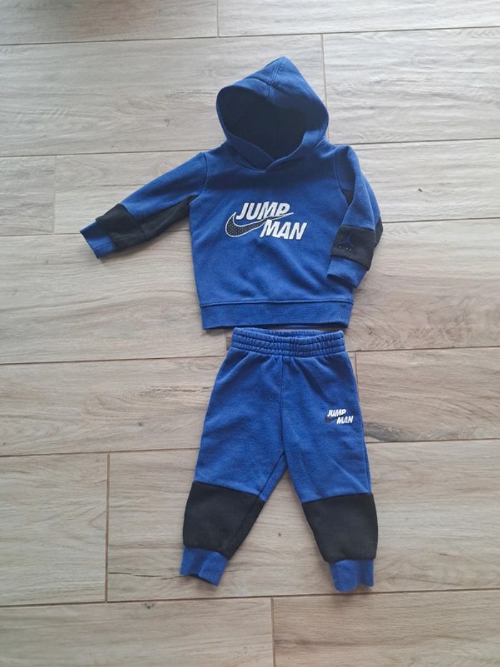 Ensemble Nike