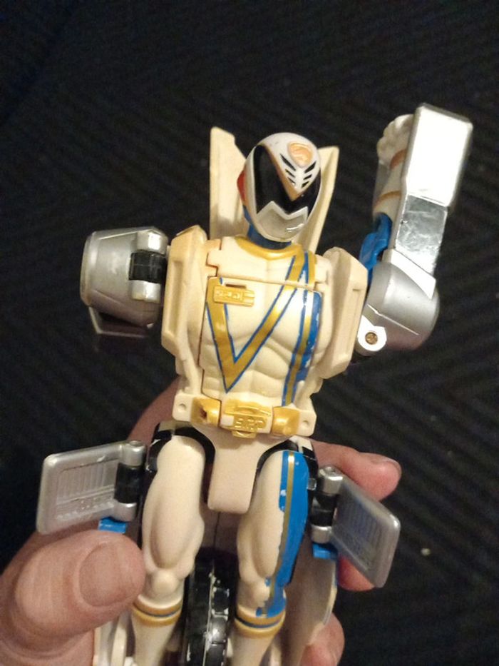 Power rangers SPD Oméga - photo numéro 7