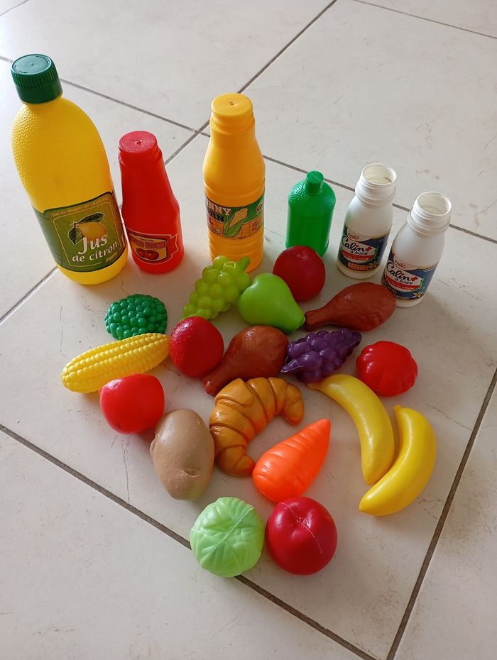 Lot jouets de cuisines fruits légumes poulets croissant bouteilles ketchup huile - photo numéro 2