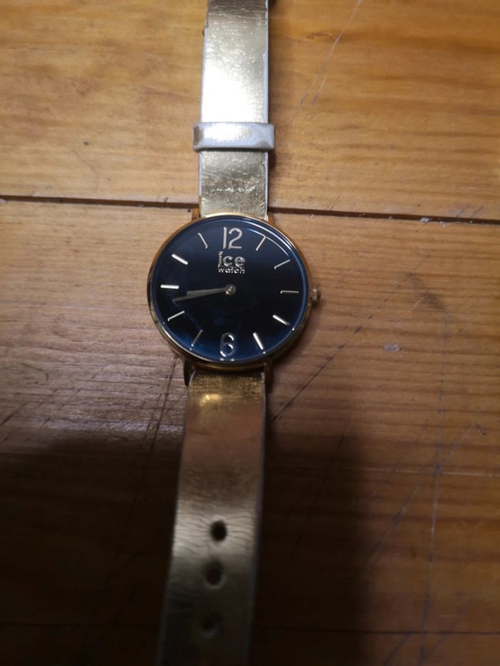 Montre ice watch dorée pour femme - photo numéro 2