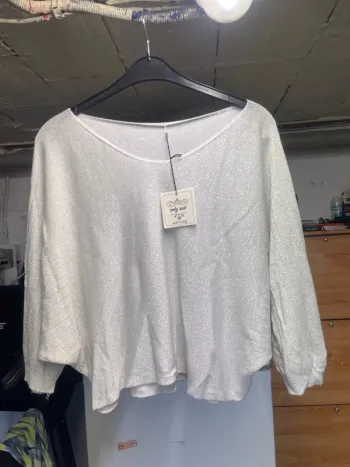 Pull neuf taille unique Only Sud