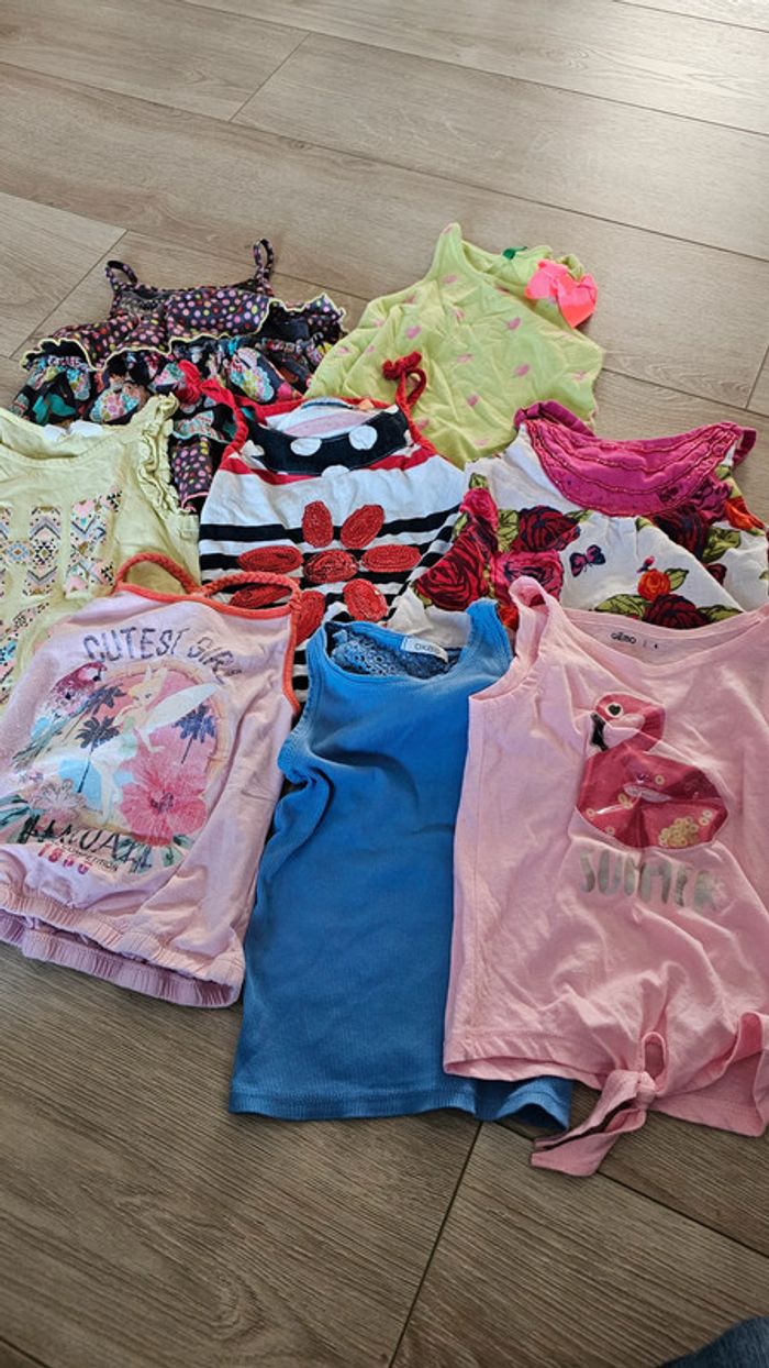Gros lot 8 debardeurs et top 4 ans - photo numéro 2