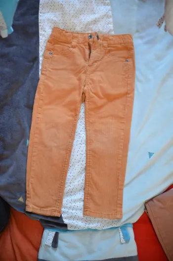 Pantalon velours côtelé orange 2/3ans
