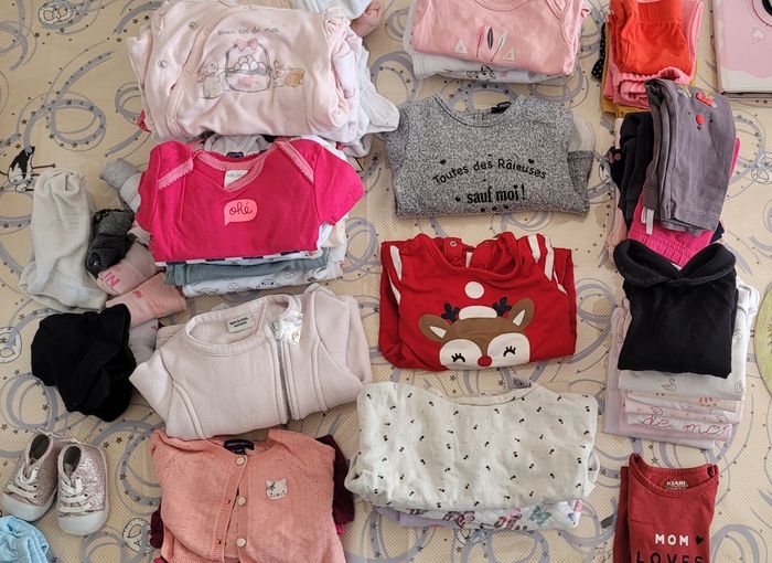 Lot vêtements bébé filles 6 mois - photo numéro 2