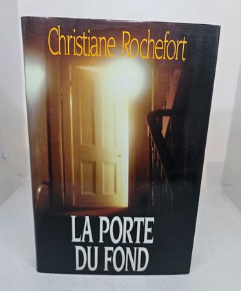 "La porte du fond", de Christiane Rochefort.
254 pages. 
ISBN : 2.7242.4306.4.