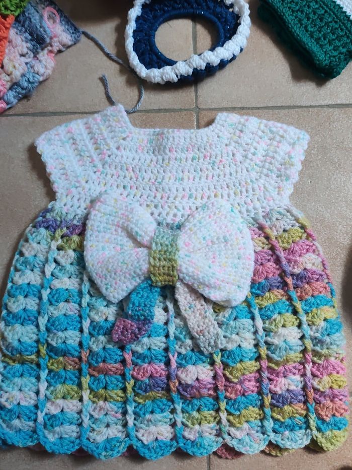 Robes fillettes  et body déboutonna bles afin de changer la couche du bébé