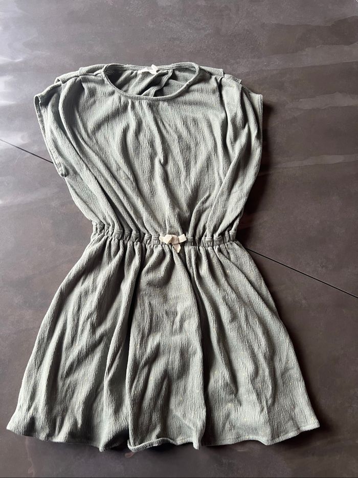 Robe dos apparent - photo numéro 2