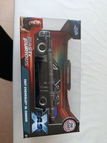 Vend voiture fast and furious 1/32 jamais déballé 