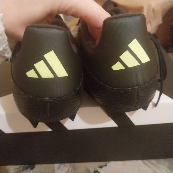Baskets de foot adidzs neuves avec étiquette 🏷 pointure 43 et demi - photo numéro 4