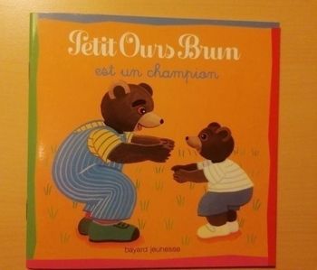 Livre petit ours brun