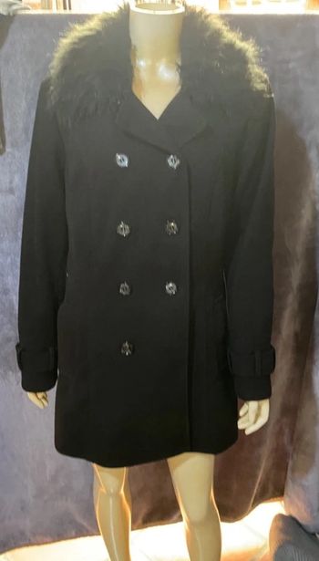 Manteau noir avec col fausse  fourrure  yessica  taille 44