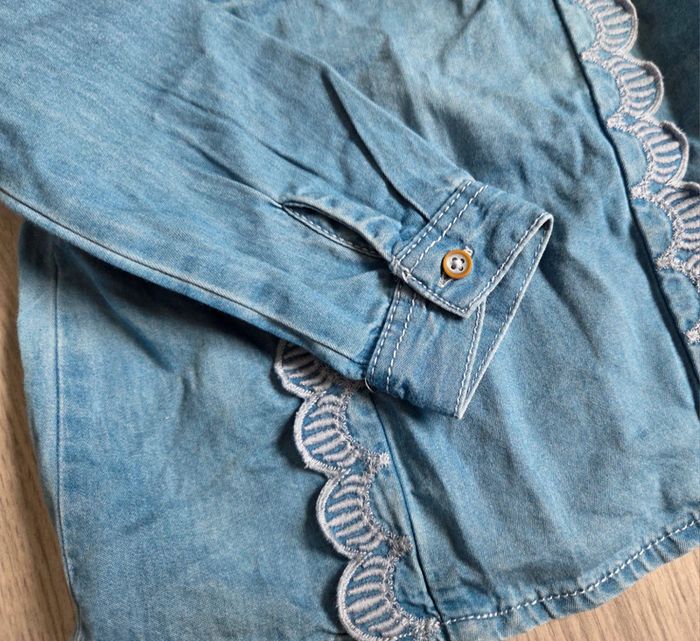 🌸 Blouse longue manche en jeans 18 mois 🌸 - photo numéro 3