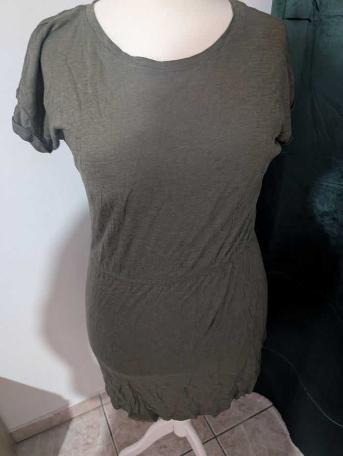 Robe kaki