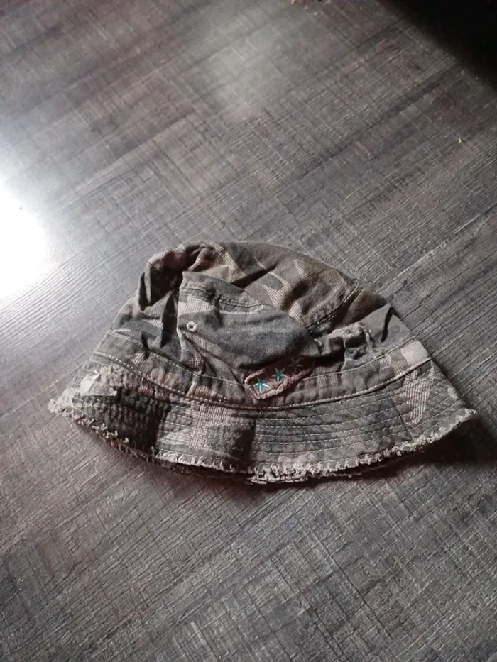 Joli chapeau camouflage