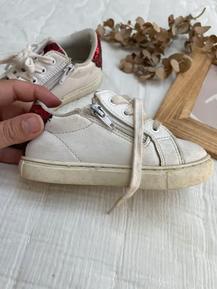 Basket blanche et rouge à paillettes - Bon baiser de paname (taille 25) - photo numéro 4