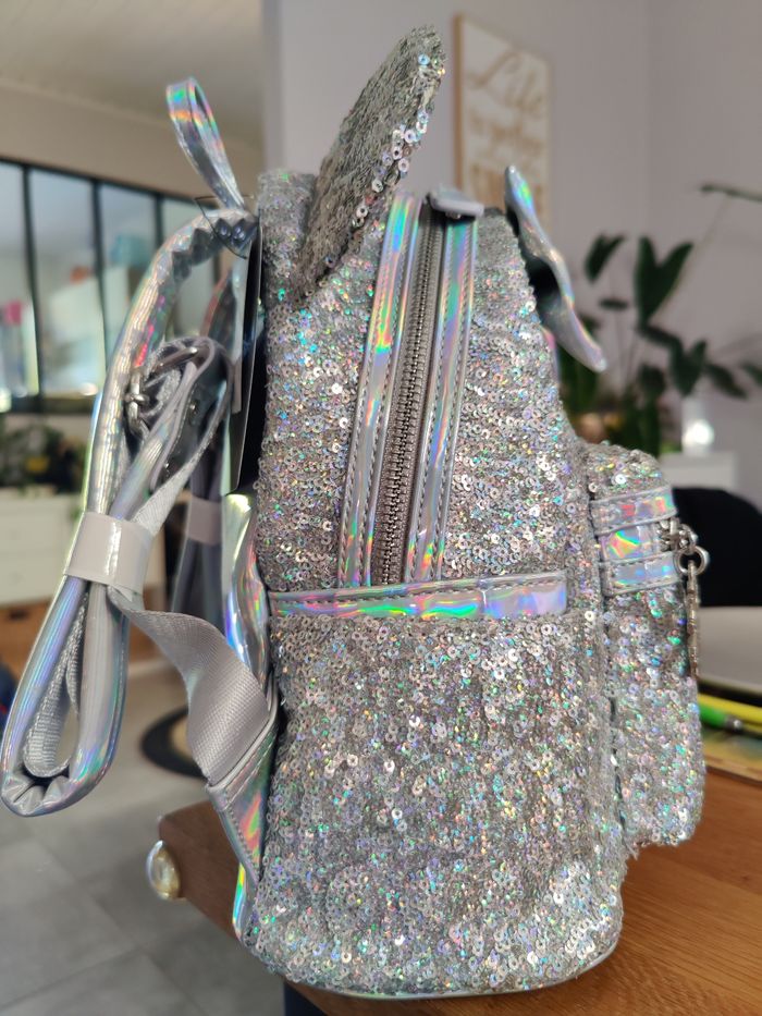 Loungefly Minnie sequins iridescent LASR - photo numéro 2