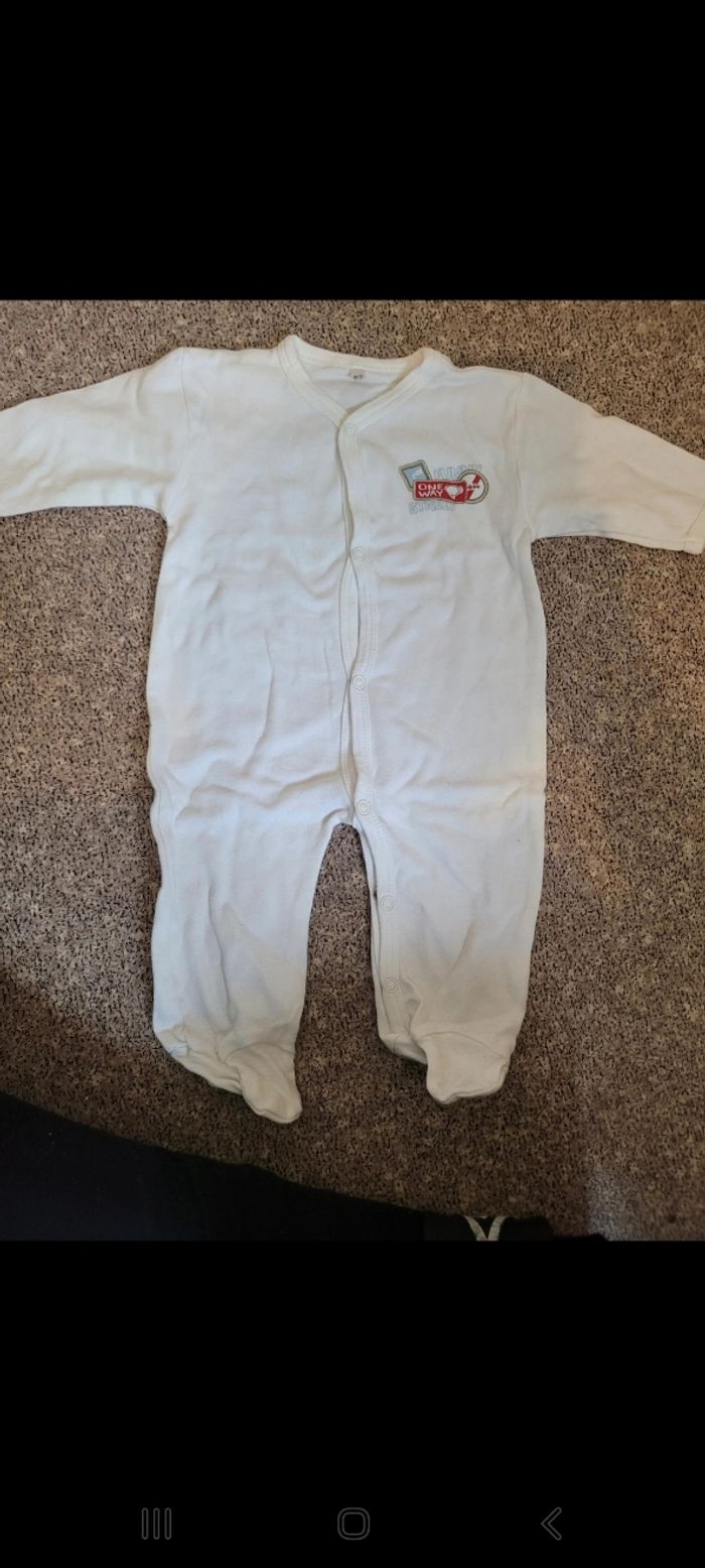 Lot pijamas 3mois - photo numéro 7