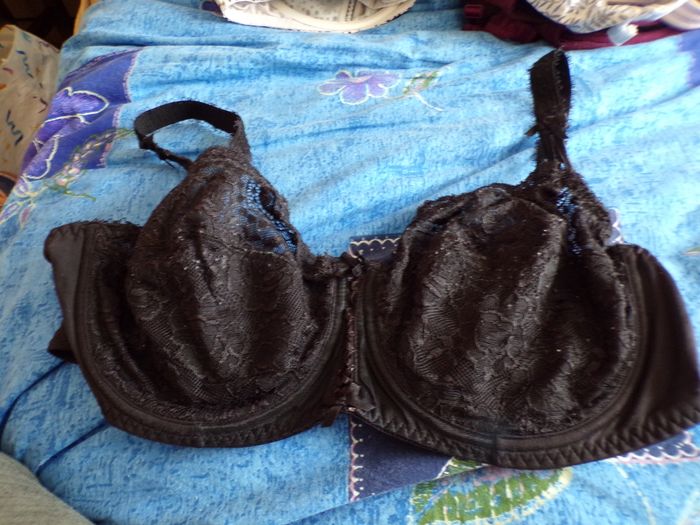 Soutien gorge noir dentelle 100D