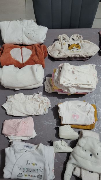 Lot bébé fille Taille 1 mois