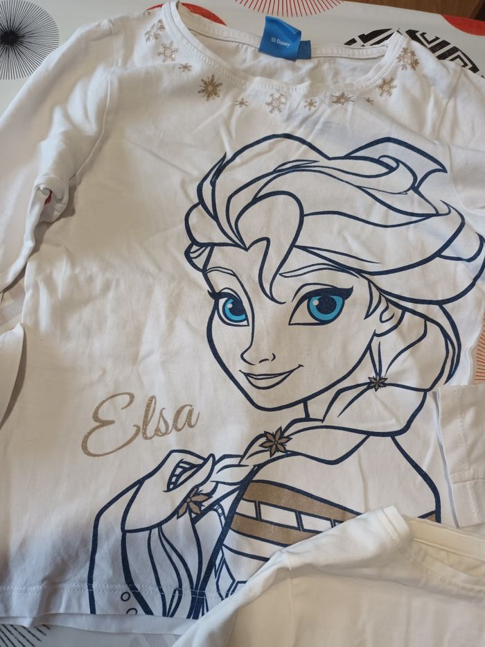 Lot 3 t-shirts Taille 6 ans dont Neuf Stitch Reine des neiges - photo numéro 4