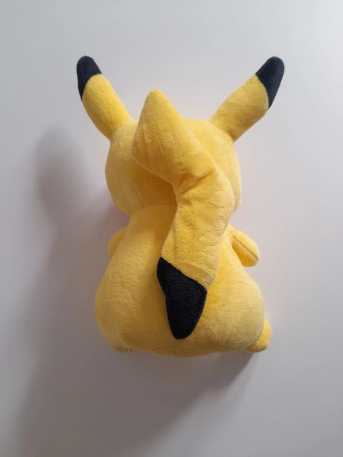 Peluche pikachu 30 cm - photo numéro 2