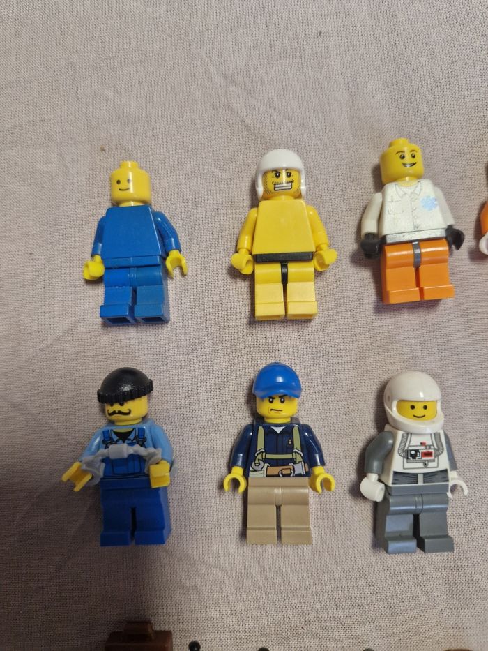 Lot figurines lego + accessoires (2) - photo numéro 4