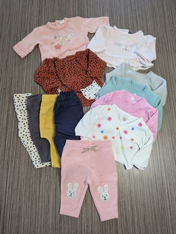 Lot de 12 vêtements bébé (fille)