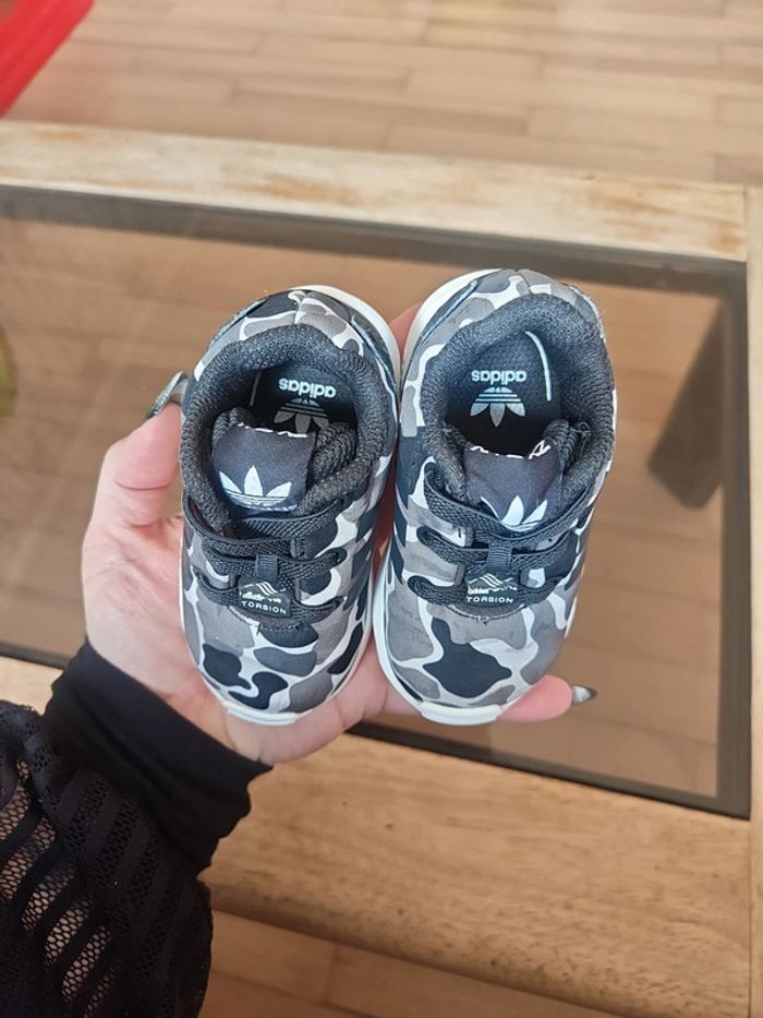 Baskets Adidas p.19 - photo numéro 6