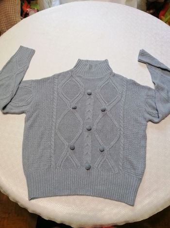 Beau pull comme neuf col montant magnifique couleur gris brillant