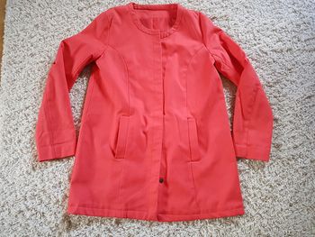 Très jolie veste longue sans col