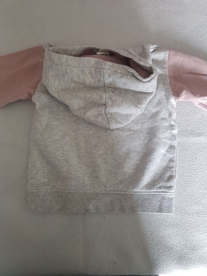 Pull a capuche - photo numéro 3