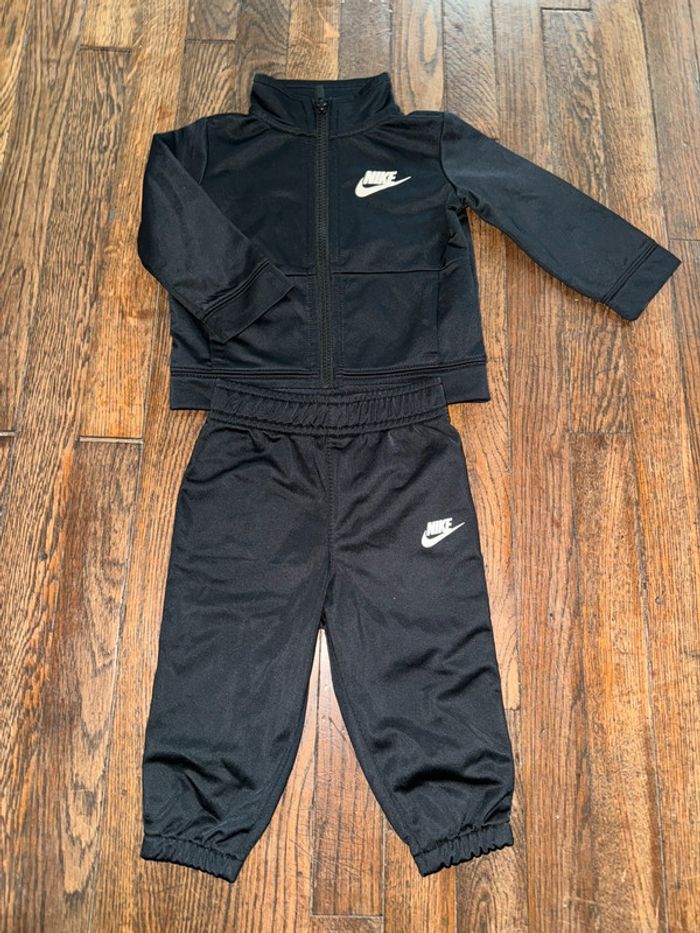 Ensemble Nike 9 mois Jamais porté