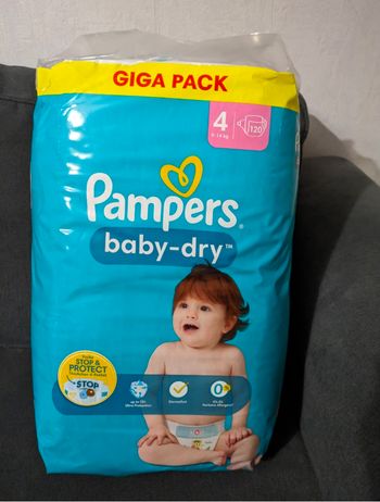 Giga pack couches Pampers baby dry taille 4