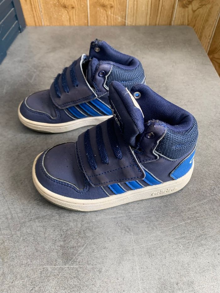 Baskets taille 25 + autre - photo numéro 4