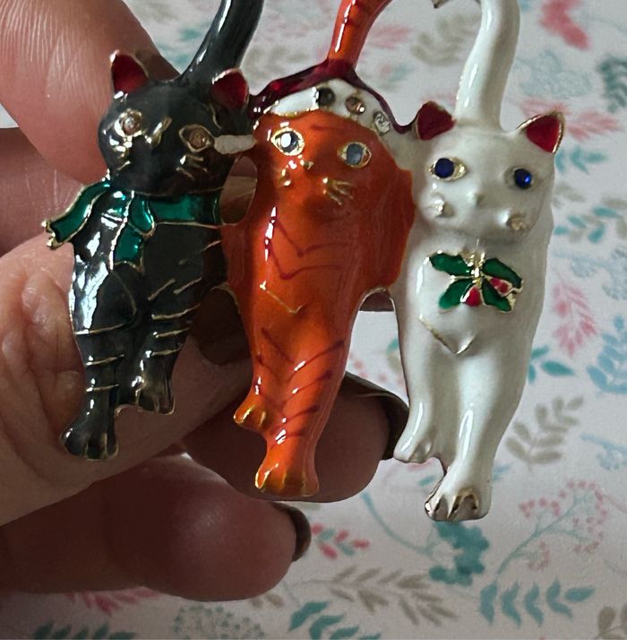 Broche, trois chats de Noël - photo numéro 3