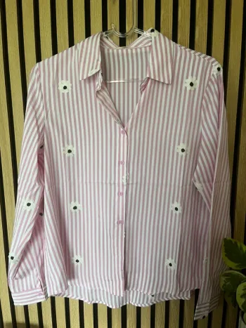 Chemise rose taille S à fleurs