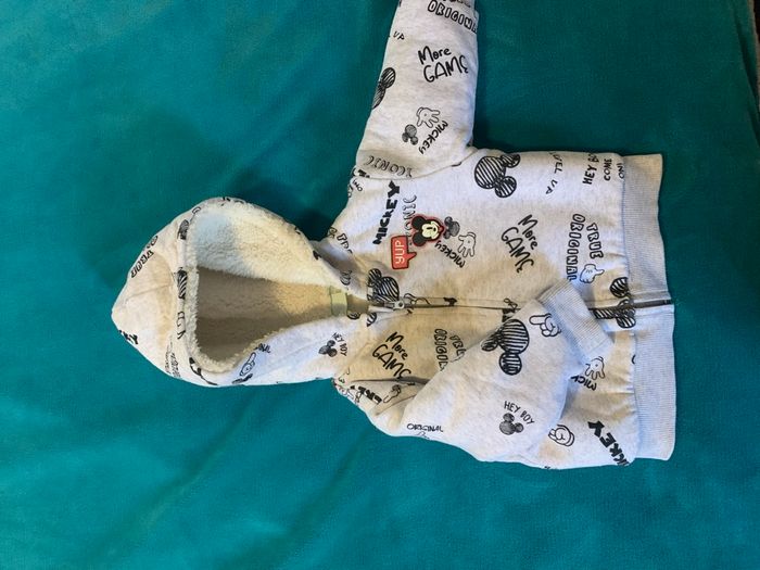 Manteau Mickey taille 12 mois