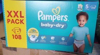 Couches pampers taille 5, 108 couches. 