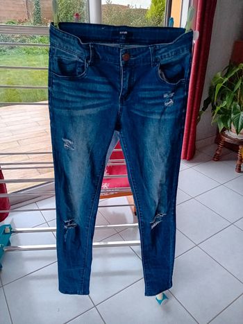 Jean troué bleu Taille S