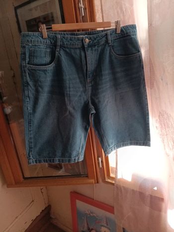 Short en jean gemo t.48 une pastille collé pas vinted go